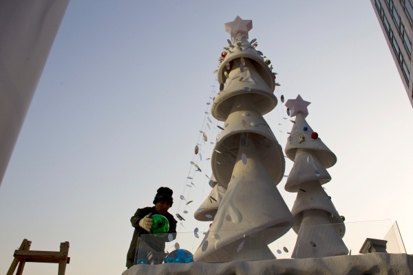 «Μύρισε» Χριστούγεννα σε όλον τον κόσμο!(pics)