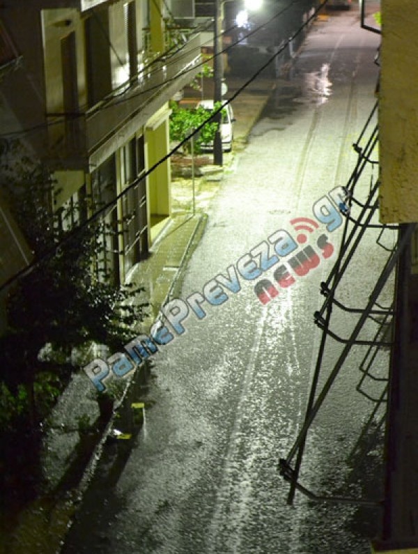 Βίντεο: Απίστευτο χαλάζι στην Πρέβεζα