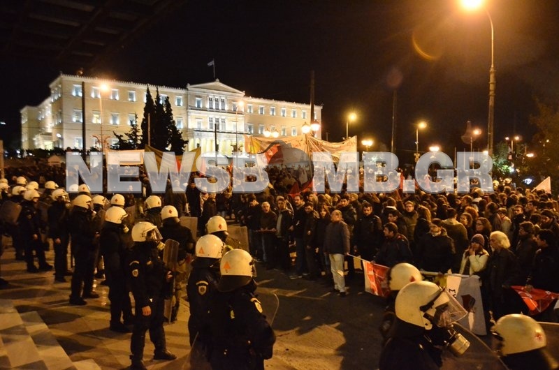 Σε εξέλιξη η πορεία για τη μνήμη του Αλέξη