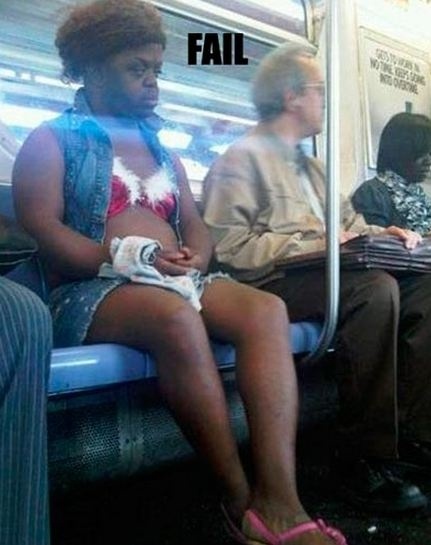 Ο πιο άκυρος τύπος που μπορείτε να συναντήσετε μέσα στο μετρό