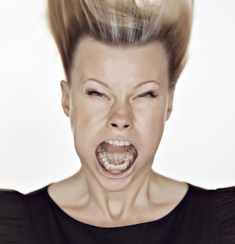 Δείτε από τι παραμορφώθηκε το πρόσωπό τους! (pics)