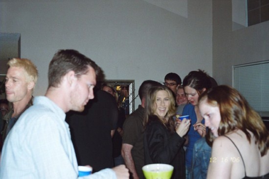 Δείτε πως θα πείσετε διάσημους να έρθουν στο πάρτι σας!