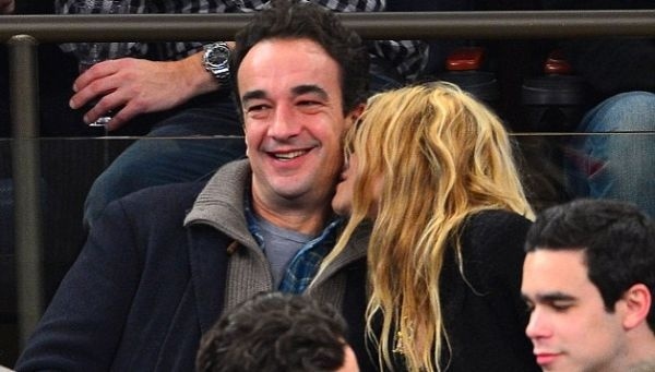 Όλσεν – Σαρκοζί: Παρακολούθησαν αγώνα μπάσκετ μέσα στα... μέλια!