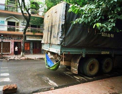 Αν νυστάζει ο άνθρωπος κοιμάται... όπου να ναι! (pics)