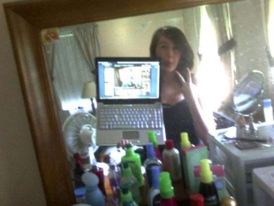 Σταμάτα να βγάζεις φωτογραφίες μπροστά από τον καθρέφτη!