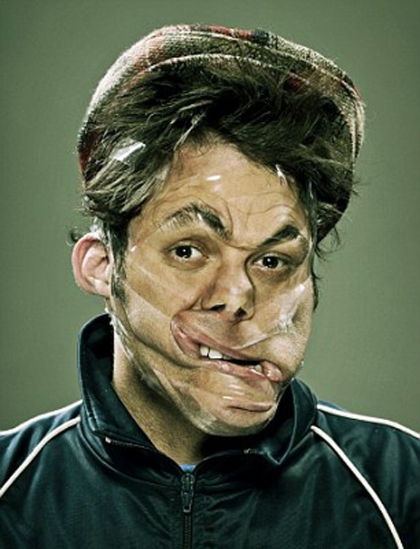 Μαντέψτε τι παραμόρφωσε τα πρόσωπά τους! (pics)