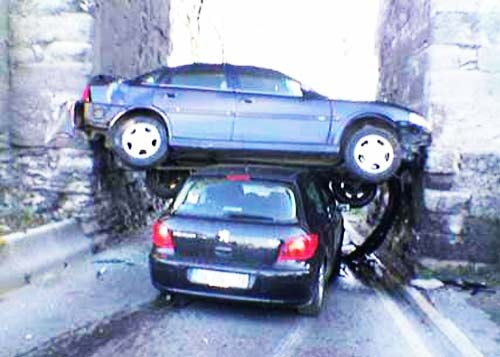 Απίστευτα ατυχήματα με αυτοκίνητο! (pics)