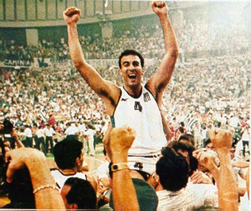 Ψήφισε για να μπει ο Νίκος Γκάλης στο Basketball Hall of Fame!