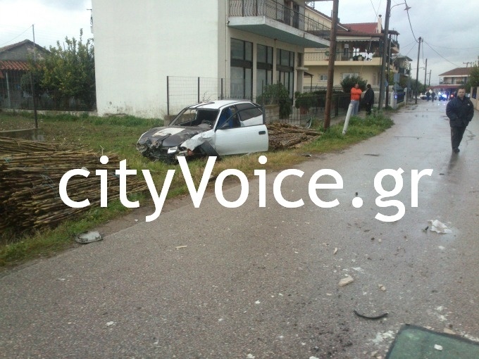 Αγρίνιο: Ένας νεκρός σε τροχαίο – Χαροπαλεύει μία ανήλικη (pics-vid)