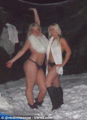 H νέα μόδα στο Facebook: Φωτογραφίζονται... γυμνοί στο χιόνι! 