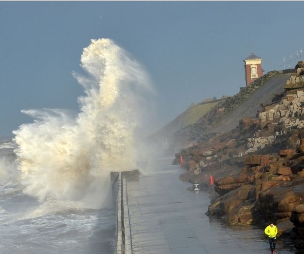 Εκπέμπουν συναγερμό για τις πλημμύρες- Βυθίζονται περιοχές(pics)