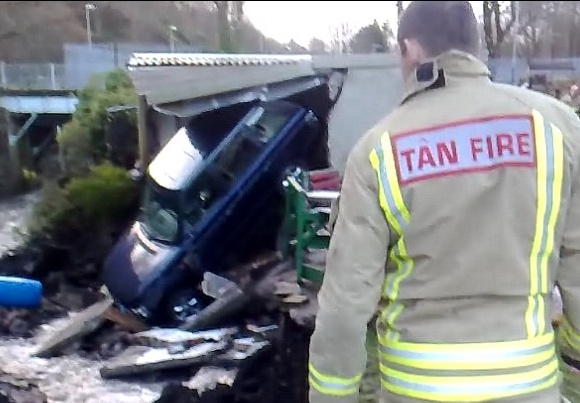 Εκπέμπουν συναγερμό για τις πλημμύρες- Βυθίζονται περιοχές(pics)