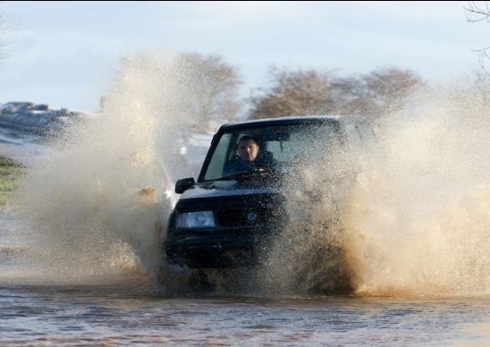 Εκπέμπουν συναγερμό για τις πλημμύρες- Βυθίζονται περιοχές(pics)