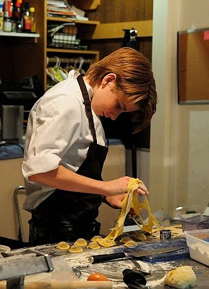 Παιδί-θαύμα έγινε διάσημος σεφ γιατί δεν του άρεσε το φαγητό της μαμάς