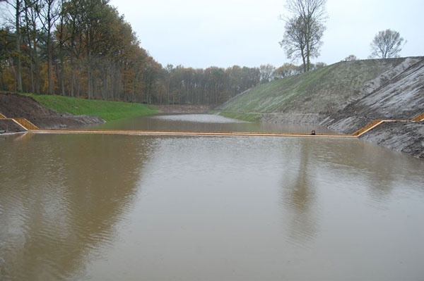 Η πρώτη γέφυρα που βρίσκεται στο ίδιο επίπεδο με τη Γη! (pics) 