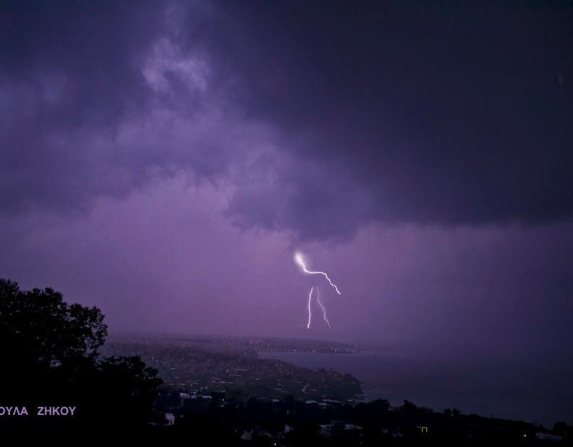Τρείς απίστευτες φωτογραφίες από την χθεσινή καταιγίδα στα Χανιά