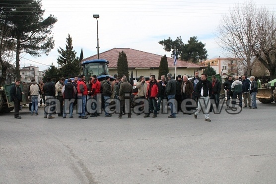 Στους δρόμους της Αριδαίας οι αγρότες (pics-vid)