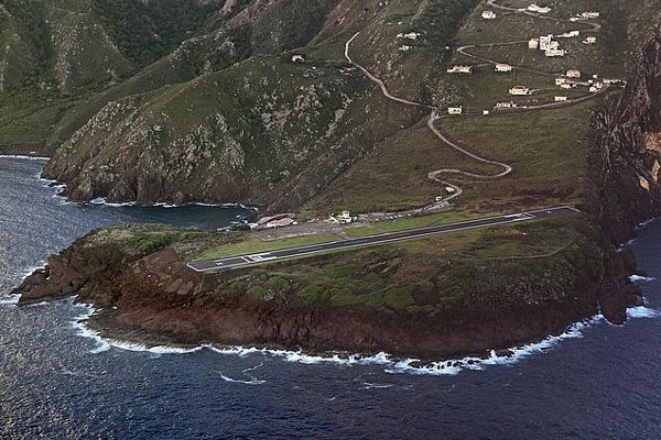 ΔΕΙΤΕ: Τα 8 πιο επικίνδυνα αεροδρόμια στον κόσμο!  