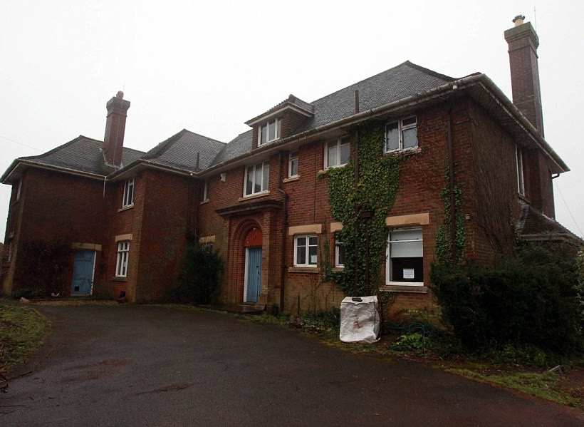 Γιατί πρέπει να δεις ένα σπίτι πριν το αγοράσεις: Δείτε τι έπαθε! 