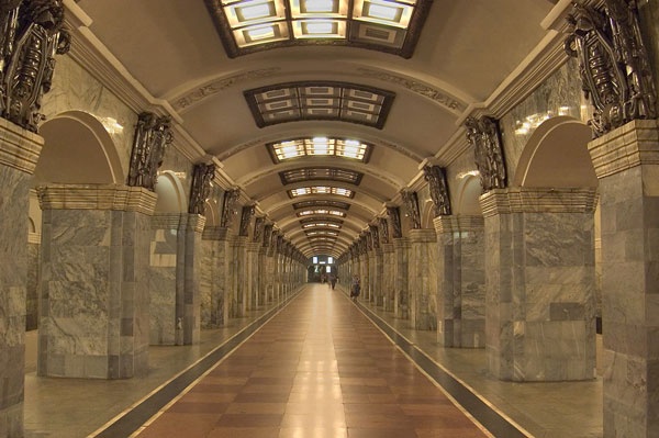 Ένα υπόγειο παλάτι στο βαθύτερο μετρό στον κόσμο!