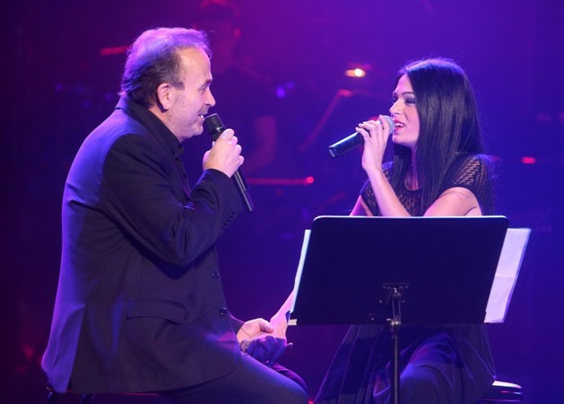 ΔΕΙΤΕ: Το φιλί στο στόμα του Σταμάτη Γονίδη στην κόρη του!