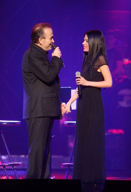 ΔΕΙΤΕ: Το φιλί στο στόμα του Σταμάτη Γονίδη στην κόρη του!