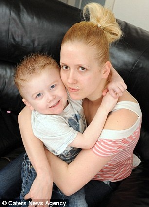 Συγκλονιστικό: Δίχρονο αγοράκι σε σώμα...80άρη!