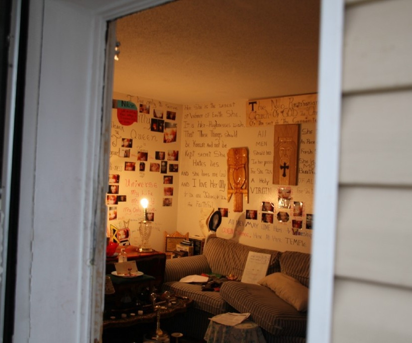 ΣΟΚ: Παιδόφιλος είχε φτιάξει δωμάτιο-«ναό» αφιερωμένη σε μια 9χρονη