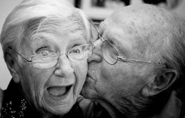 15 φωτογραφίες που θα σας κάνουν να πιστέψετε στον παντοτινό έρωτα