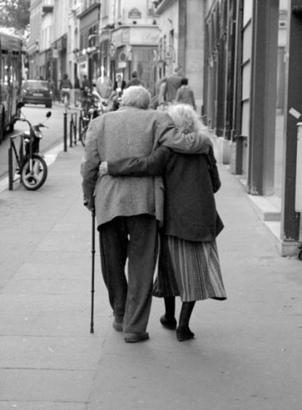 15 φωτογραφίες που θα σας κάνουν να πιστέψετε στον παντοτινό έρωτα