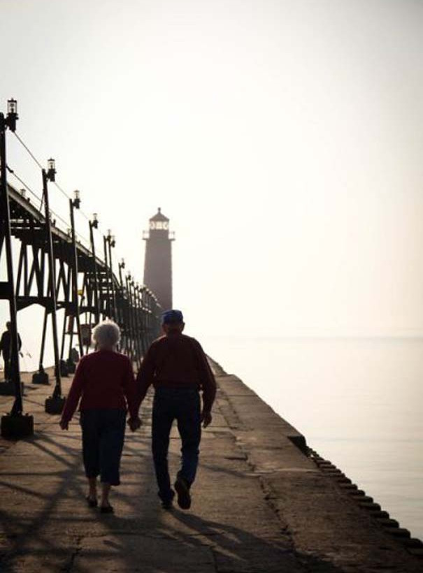 15 φωτογραφίες που θα σας κάνουν να πιστέψετε στον παντοτινό έρωτα