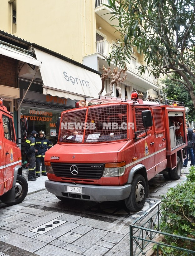 Τέλος ο πύρινος εφιάλτης στο κτίριο στην Αιόλου (pics)