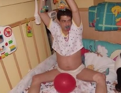 Σπάνια πάθηση κάνει τους ενήλικες να συμπεριφέρονται σαν μικρά παιδιά