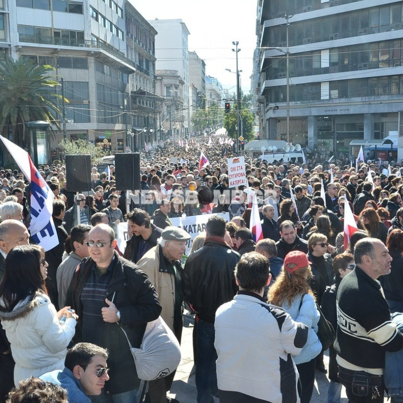 Σε εξέλιξη οι συγκεντρώσεις σε όλη τη χώρα (pics+vids)