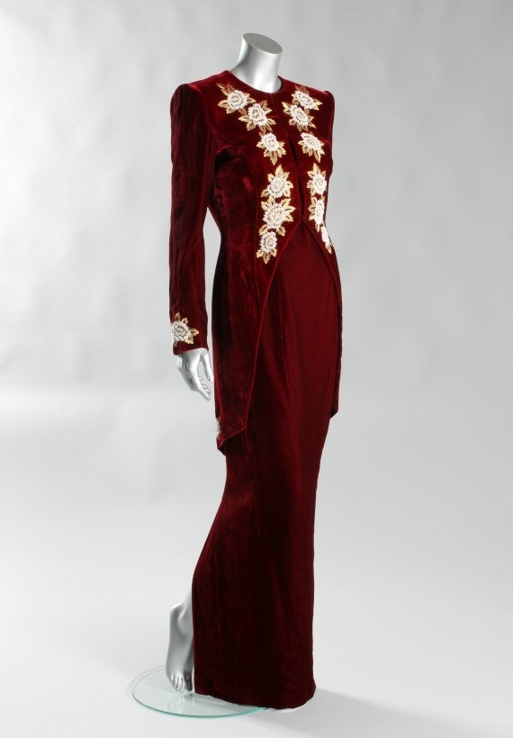 Στο «σφυρί» τα θρυλικά φορέματα της πριγκίπισσας Νταϊάνα(pics)