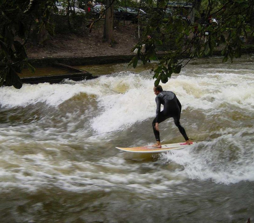 O σέρφερ του Παλαιού Φαλήρου! (pic)