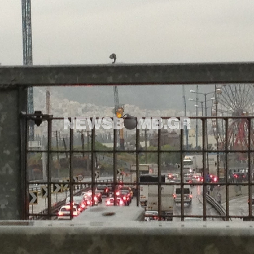 Χάος στους δρόμους από την κακοκαιρία- Μποτιλιαρισμένη η εθνική