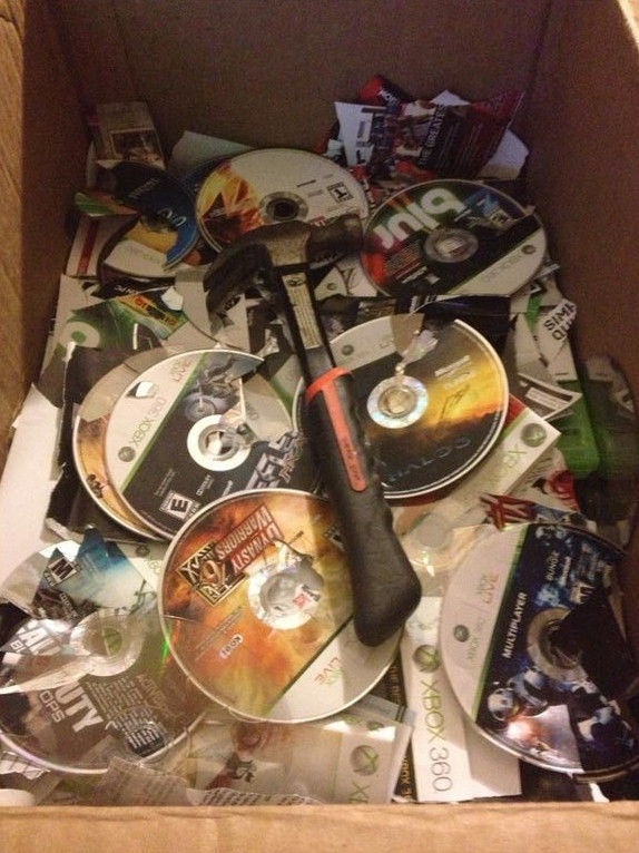 Τόλμησε να χωρίσει την κοπέλα του και… δείτε τι του έκανε!  