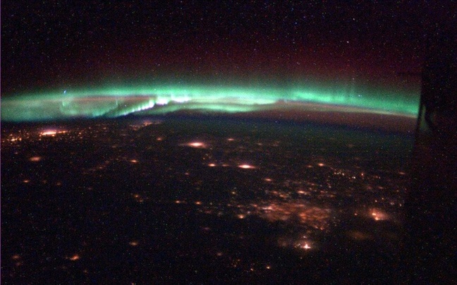 Δείτε πόσο μαγευτική είναι η Γη όταν την κοιτάς από το διάστημα (pics)