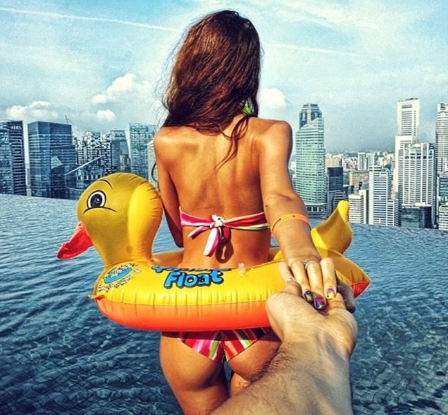 Απίθανες φώτο: Το ζευγάρι που έκανε το γύρο του κόσμου χέρι-χέρι