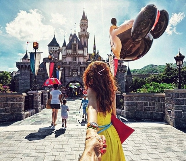 Απίθανες φώτο: Το ζευγάρι που έκανε το γύρο του κόσμου χέρι-χέρι