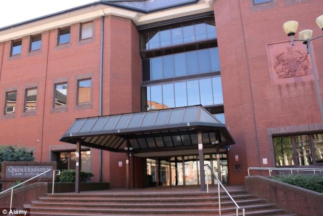 ΣΟΚ: Βίαζαν επί 5 μέρες ένα 15χρονο κορίτσι