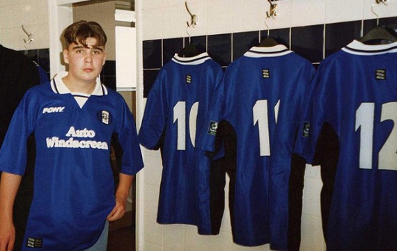 Έχει κάνει τατουάζ ακόμα και στο μάτι του - Δείτε πώς ήταν πριν (pics)