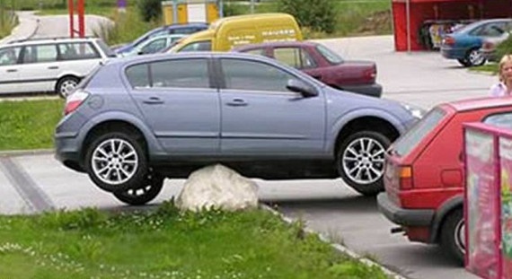 Δεν υπάρχουν: Τα χειρότερα παρκαρίσματα του κόσμου (pics)