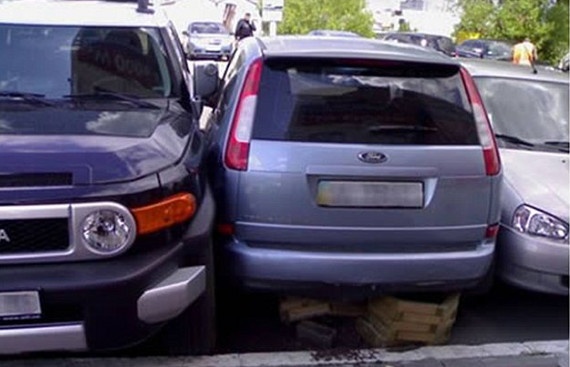 Δεν υπάρχουν: Τα χειρότερα παρκαρίσματα του κόσμου (pics)