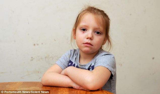 Αηδία: Δείτε τι βρήκε μέσα στο φαγητό της