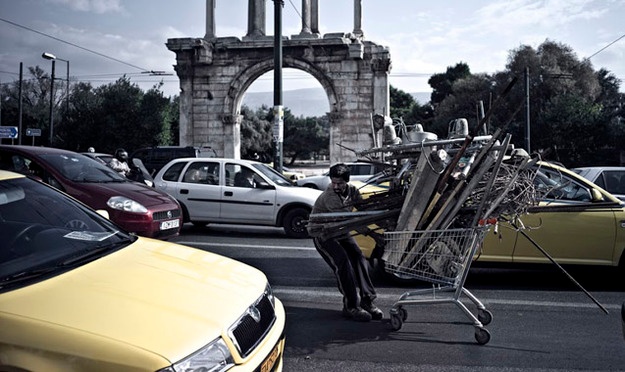 Στην... Ελβετία η Ελλάδα της κρίσης μέσα από φωτογραφίες