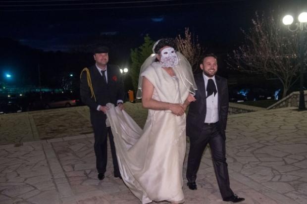 Πάτρα: Άλλη περίμεναν για νύφη και άλλη... έφθασε! (pics)
