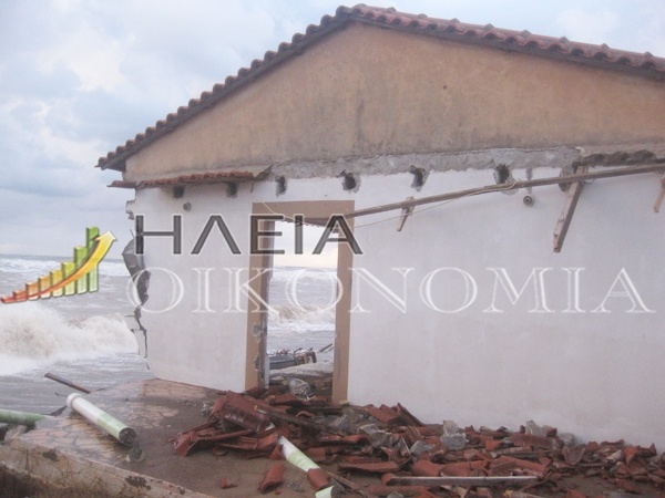 Η θάλασσα «ρούφηξε» δεκάδες ιδιοκτησίες στην Ηλεία (pics-vid)
