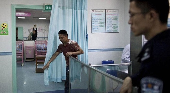 Σεφ πήγε να σφάξει με μπαλτά τη γυναίκα του και τον εραστή της